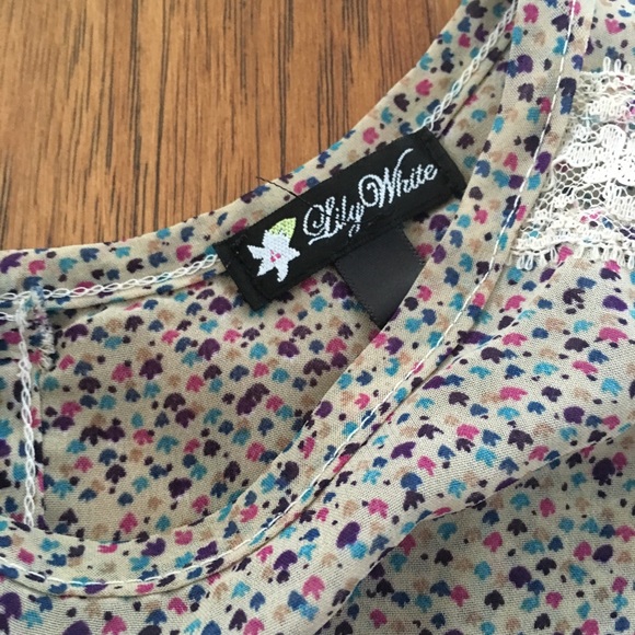 Boutique Sleeveless Blouse Top - Picture 3 of 4